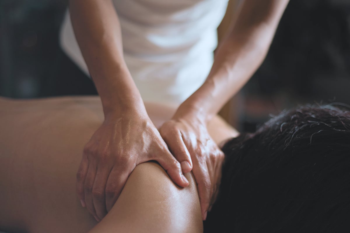 RMT (Registered Massage Therapist) massage therapy Lake Country BC. Headaches + back neck shoulder tension relief through modalities such as hot stones + fascial release techniques. Direct billing available. Online booking. Available for retreats.